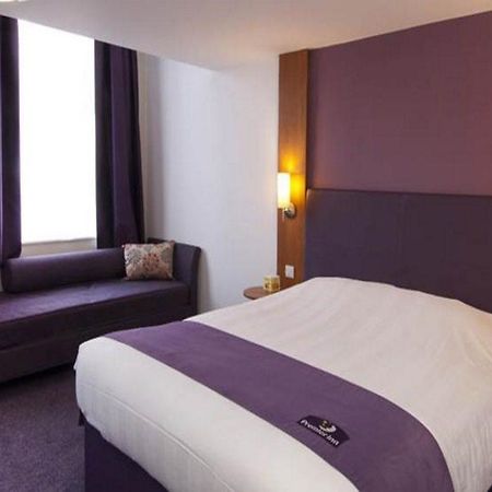 Premier Inn Stroud Stroud  Eksteriør billede