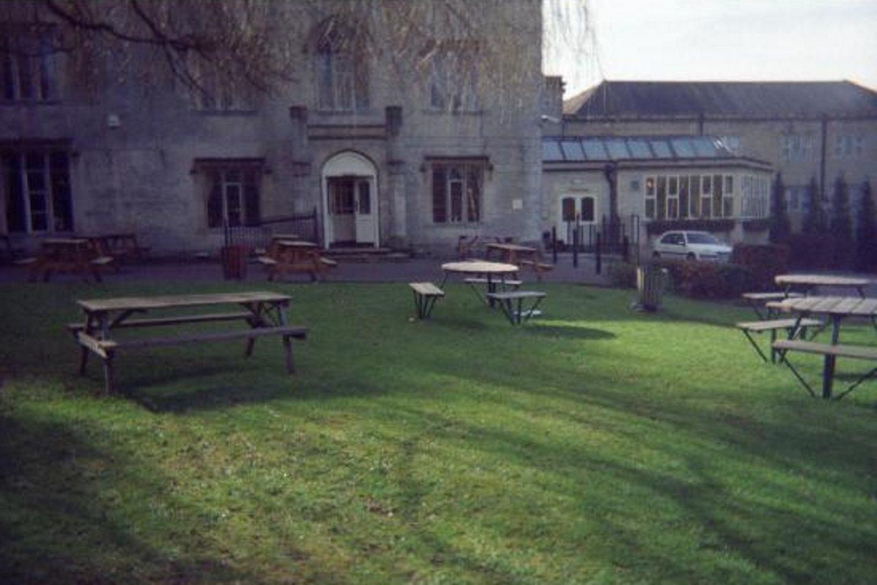 Premier Inn Stroud Stroud  Eksteriør billede